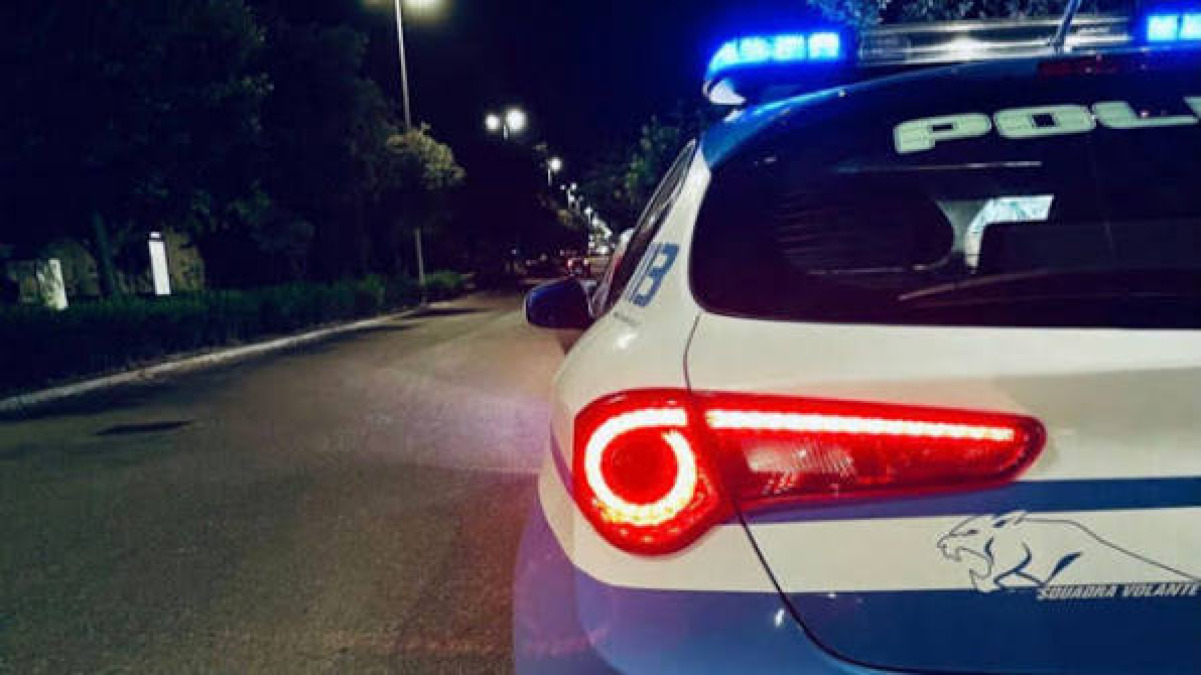 Adrano: auto precipita in una scarpata dopo un volo di circa 30 metri, giovane estratta dai vigili del fuoco - 