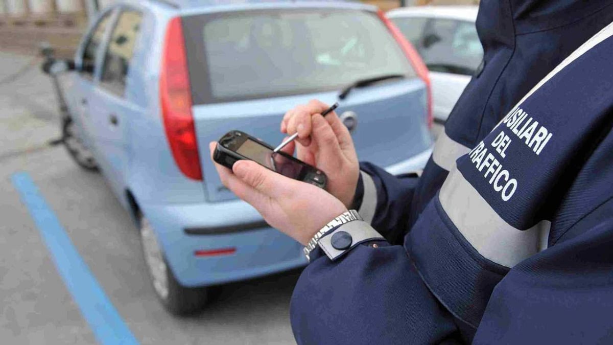 Polizia municipale: oltre 600 violazioni in 5 giorni, raffica di controlli su velocità, revisione e assicurazione - 