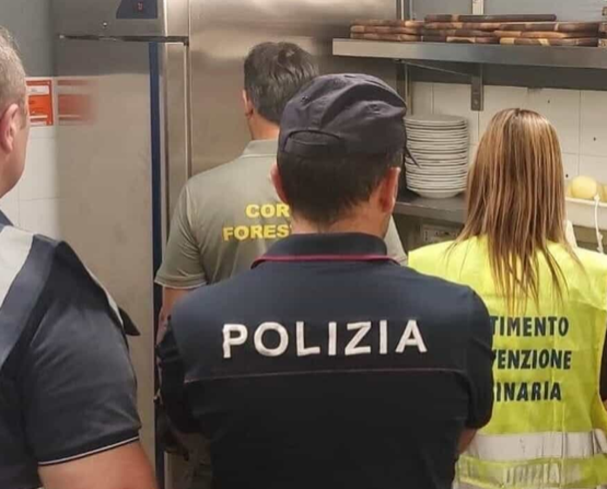 Catania: ristorante sospeso per lavoro nero, cibo non tracciato e allaccio abusivo alla rete elettrica - 