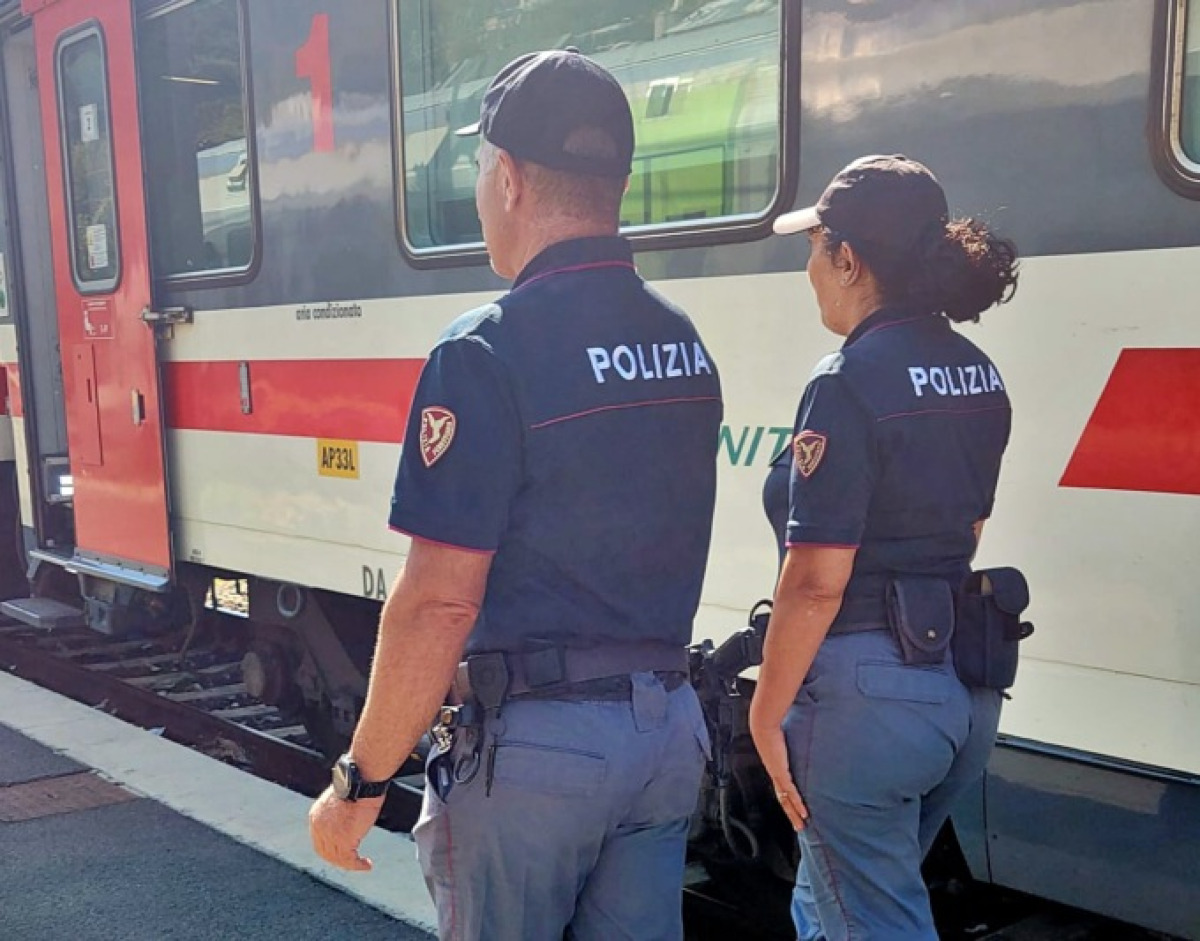 Fugge dagli arresti domiciliari a Messina: bloccato dalla Polfer a Villa San Giovanni prima di salire sul regionale - 
