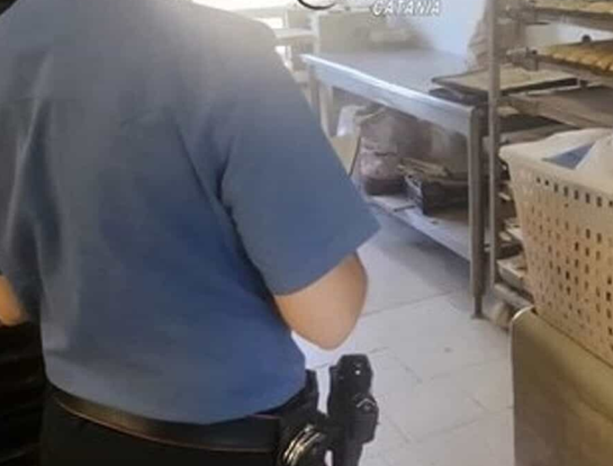 Valverde: panificio con contatore manomesso, titolare denunciata per furto di energia - 