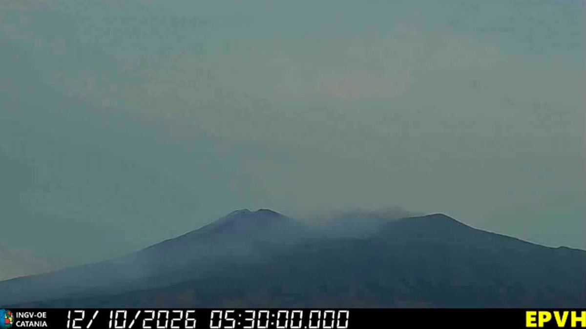 Etna: forte degassamento al cratere di Nord‑Est; tremore vulcanico sale fino al limite superiore dei valori medi - 