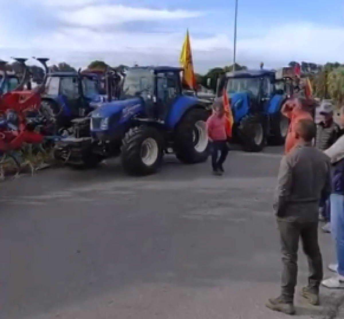 Agricoltori bloccano ingressi alle raffinerie di Priolo, Augusta e Gela per il caro carburanti - 