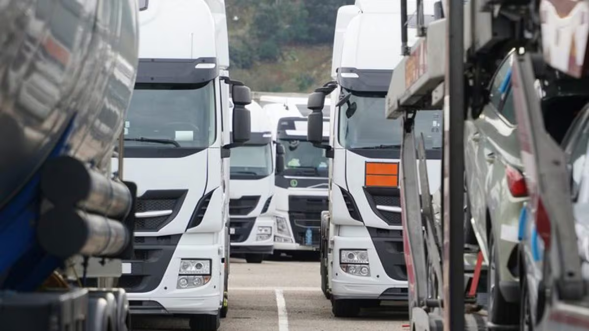 Sicilia in mobilitazione: trasportatori fermano le merci nei piazzali per il caro gasolio - 