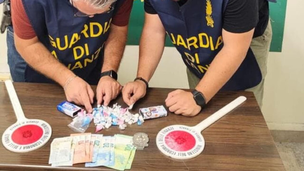 Ai domiciliari, ottiene permesso e viene arrestato con 45 g di cocaina a Giarre - 