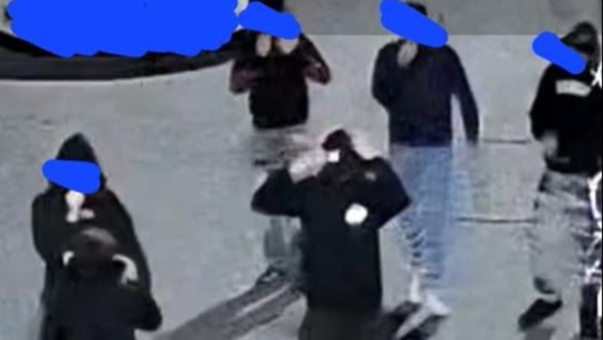 Nicolosi, raid nel centro storico: residenti denunciano gruppi di minorenni e danni a case e auto