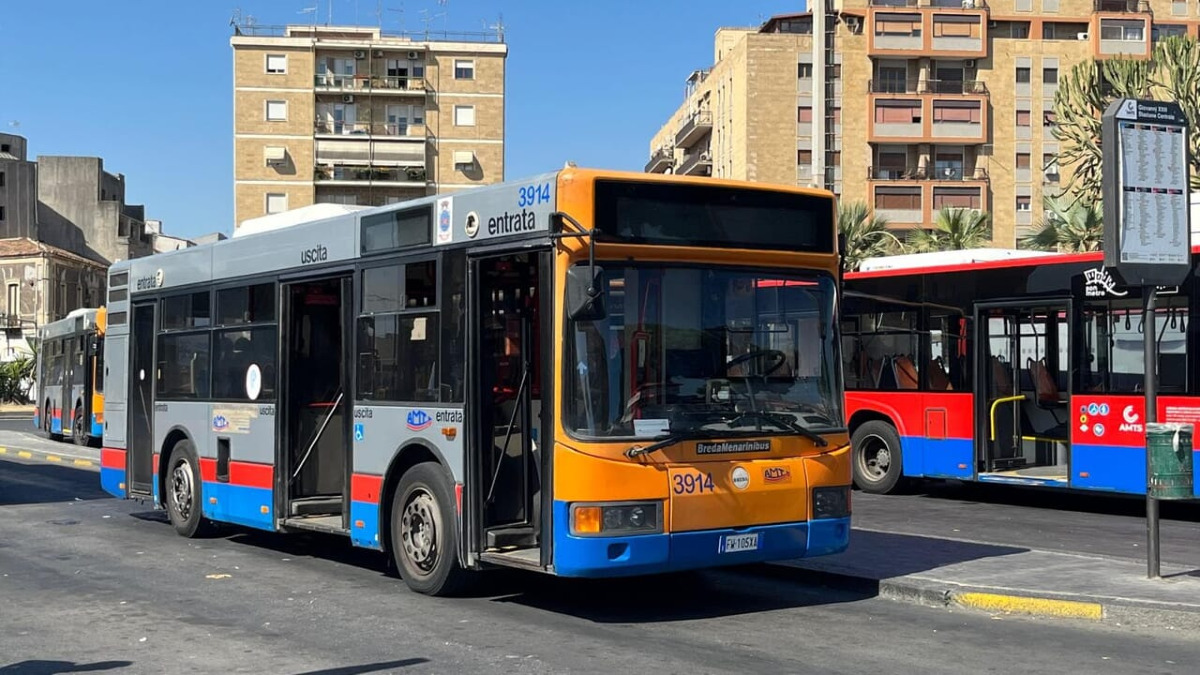 Aggressione su un bus AMTS a Catania: dipendente colpito dopo aver vietato di fumare - 