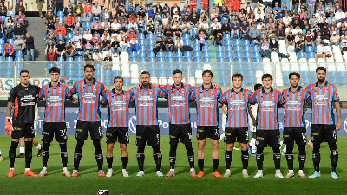 Catania travolge il Giugliano 6-0 al Massimino: festa per il logo storico - 