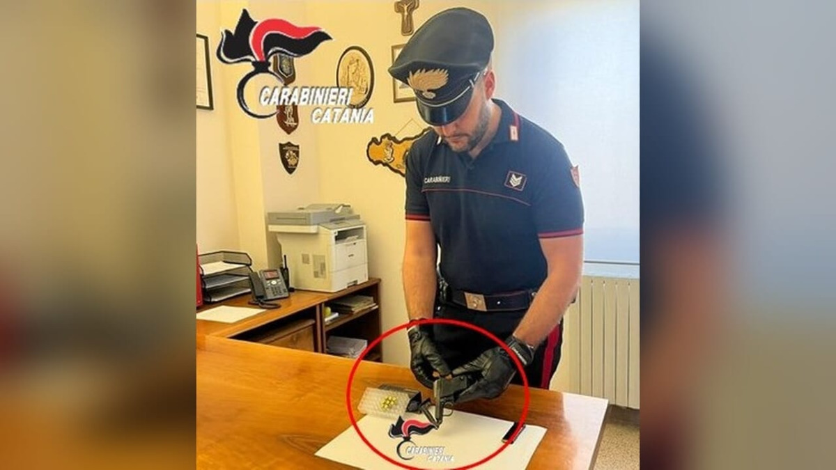 Mascalucia: 51enne arrestato con pistola senza matricola e biglietto minatorio contro la moglie