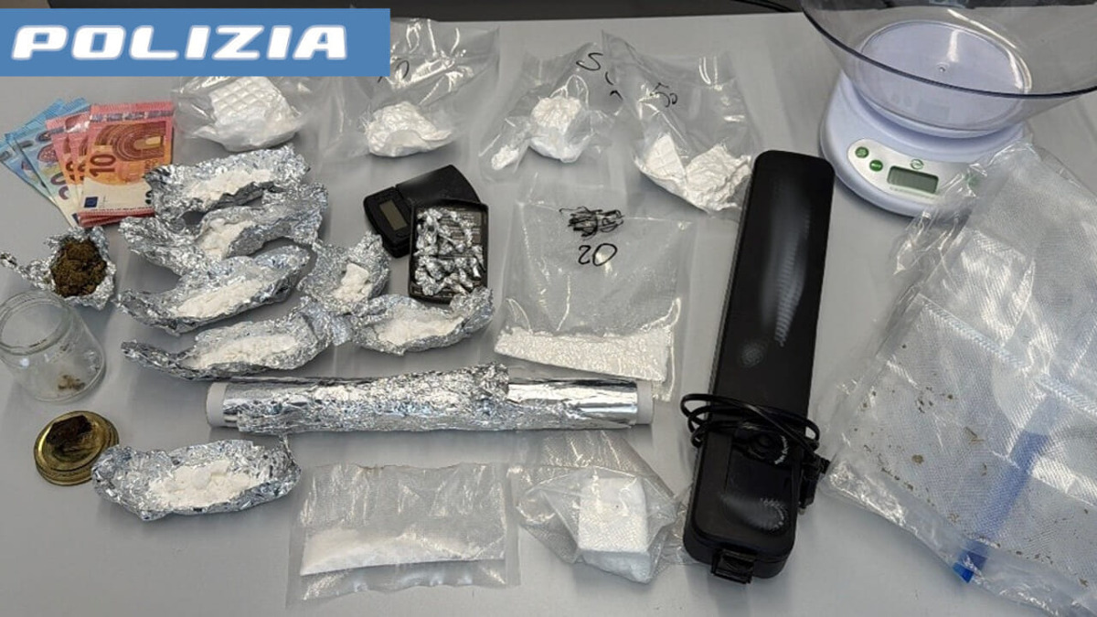 Catania, blitz antidroga: arrestati un 43enne e una 54enne, sequestrati circa 450 g di stupefacenti - 