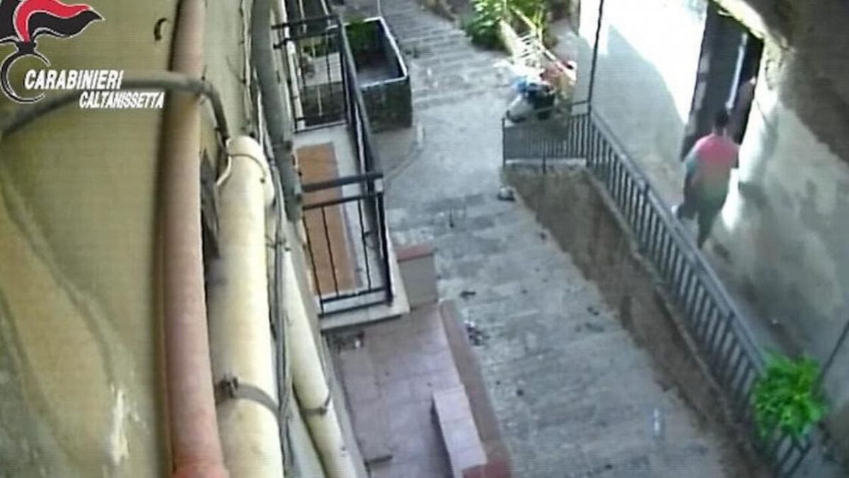 Smantellata rete di spaccio tra Riesi e Gela: 11 misure cautelari dopo l'agguato - 