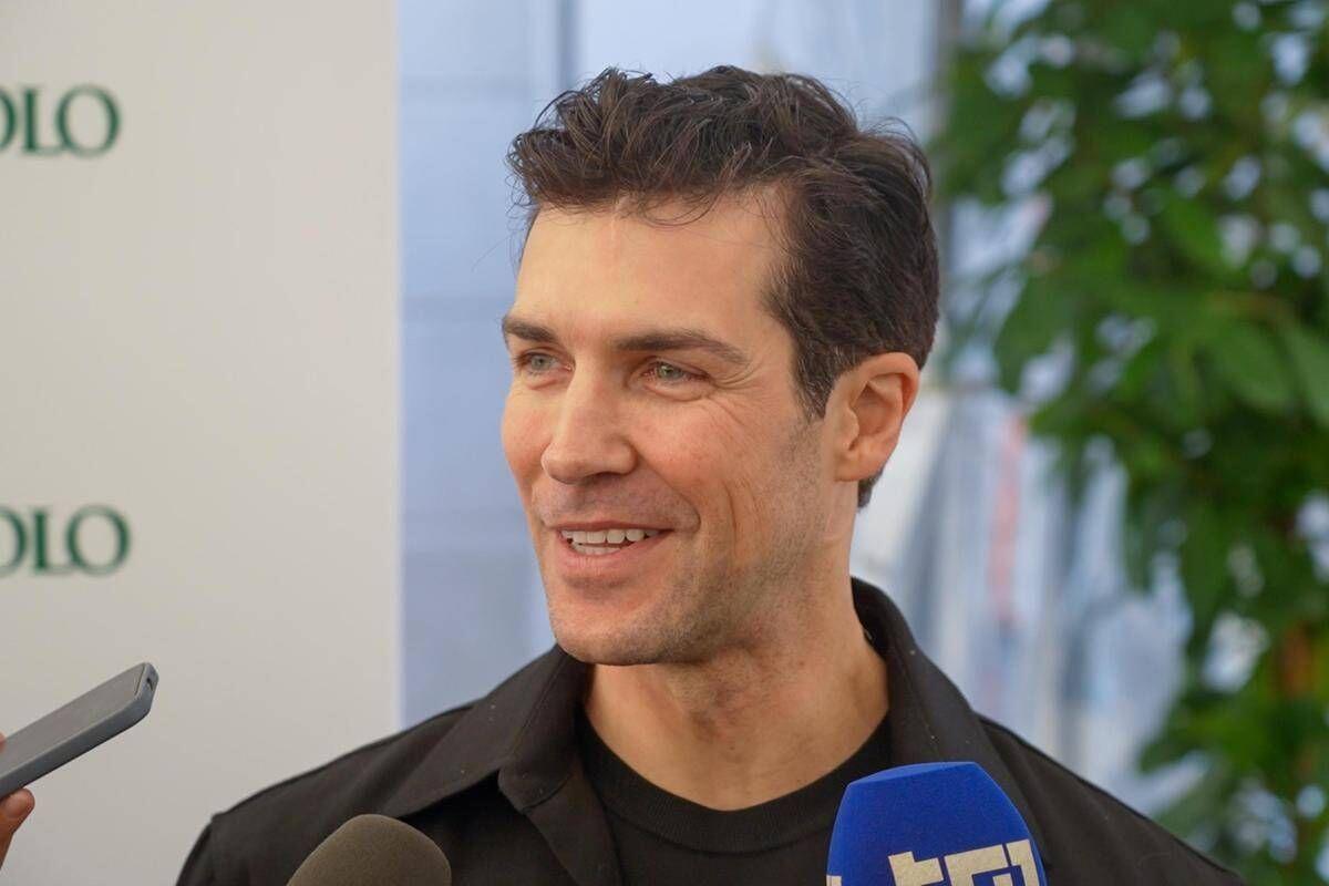 Intesa Sanpaolo, Roberto Bolle: "Sostenerci, prenderci ‘per mano’ è un gesto rivoluzionario oggi" - 