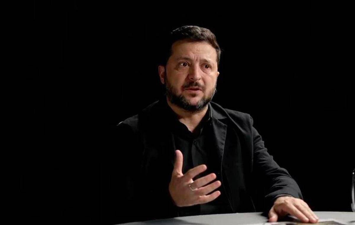 Zelensky racconta l'inizio della guerra: "I russi pensavano di conquistare Kiev in tre giorni. Avevano già le uniformi per la parata" - 