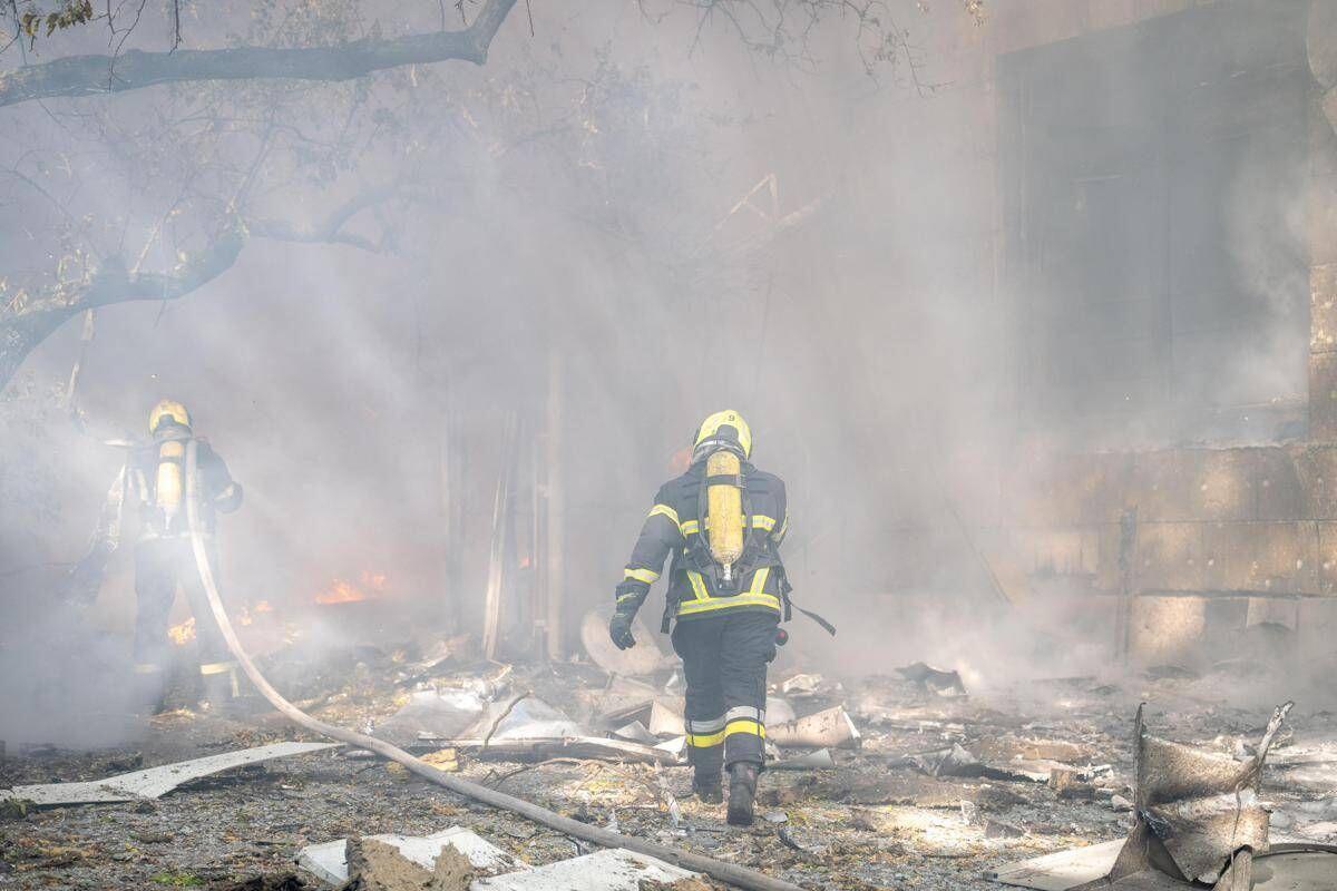 Guerra in Ucraina, missili russi nella notte su Kiev: "Almeno due morti" - 