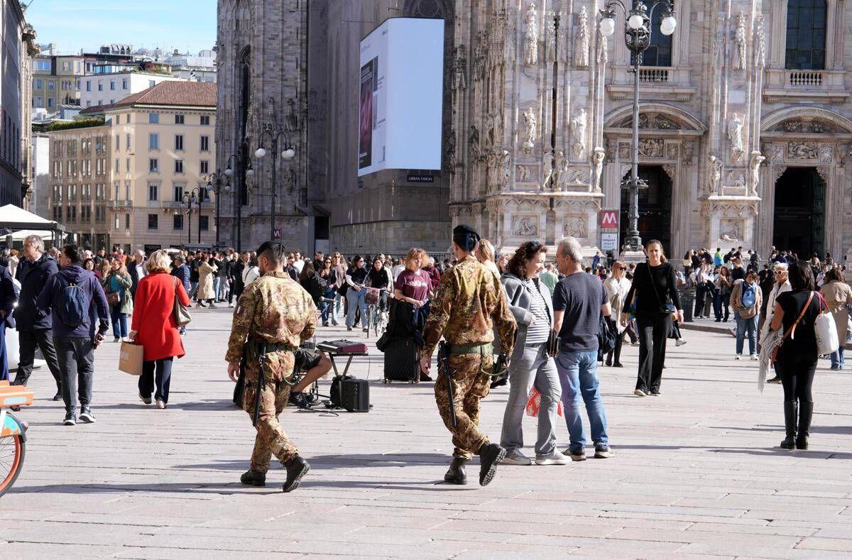 Allerta cortei, oggi manifestazioni in tutta Italia: 150 perquisizioni a Milano e in altre 20 città, piazze blindate - 