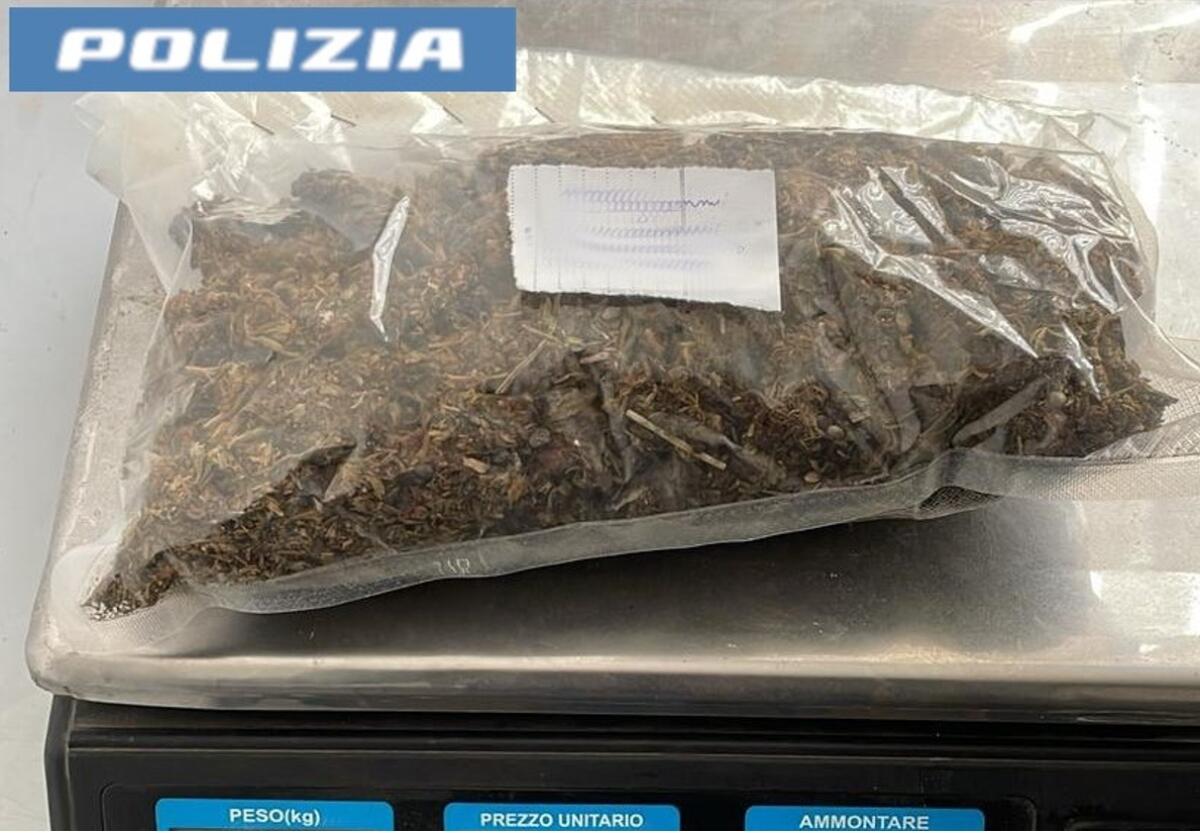Laboratorio per confezionamento droga in un appartamento di Picanello: arrestata una 54enne - 