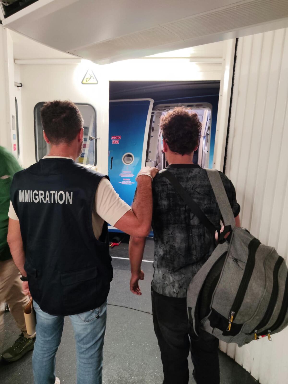 Agrigento: respinto un cittadino egiziano rientrato irregolarmente, eseguito accompagnamento alla frontiera - 