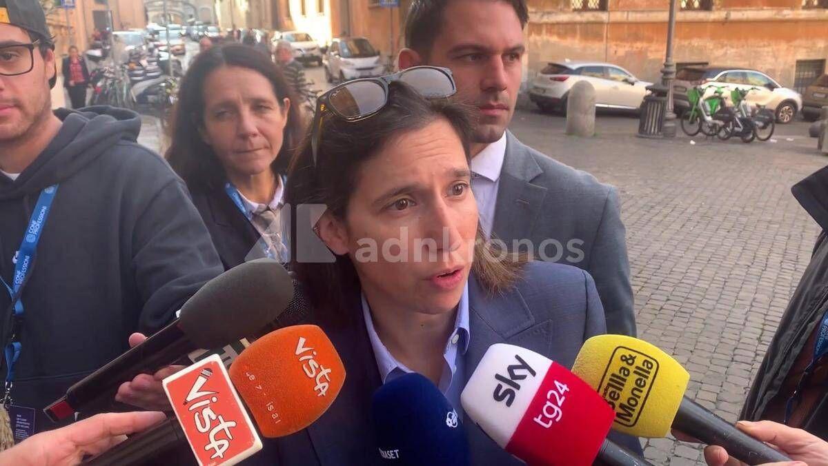 Caro carburanti, Schlein: "Governo venga in Parlamento a spiegare sue intenzioni' - Video - 