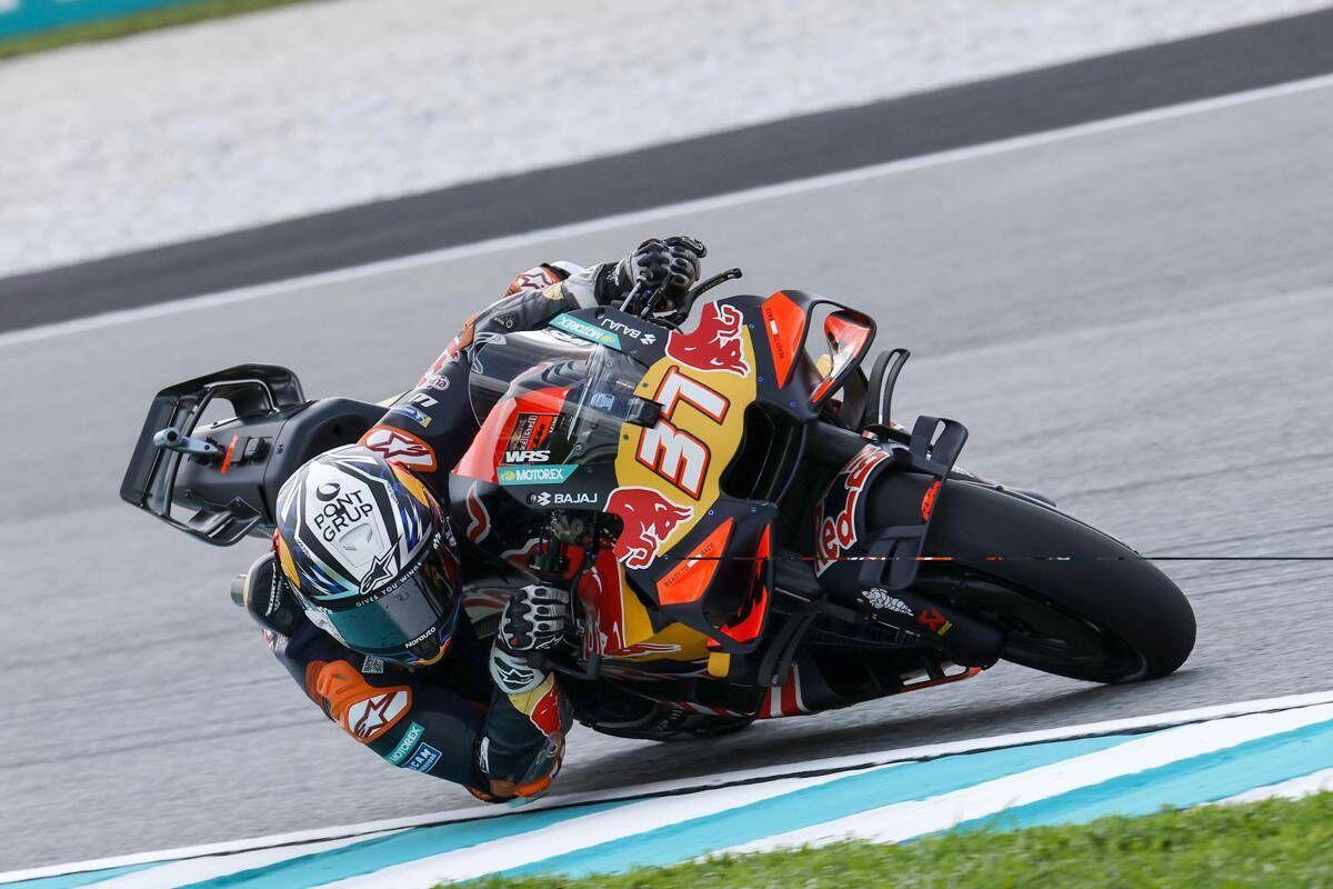 MotoGp, Acosta vince la gara sprint in Malesia: Marquez secondo allunga nel mondiale - 