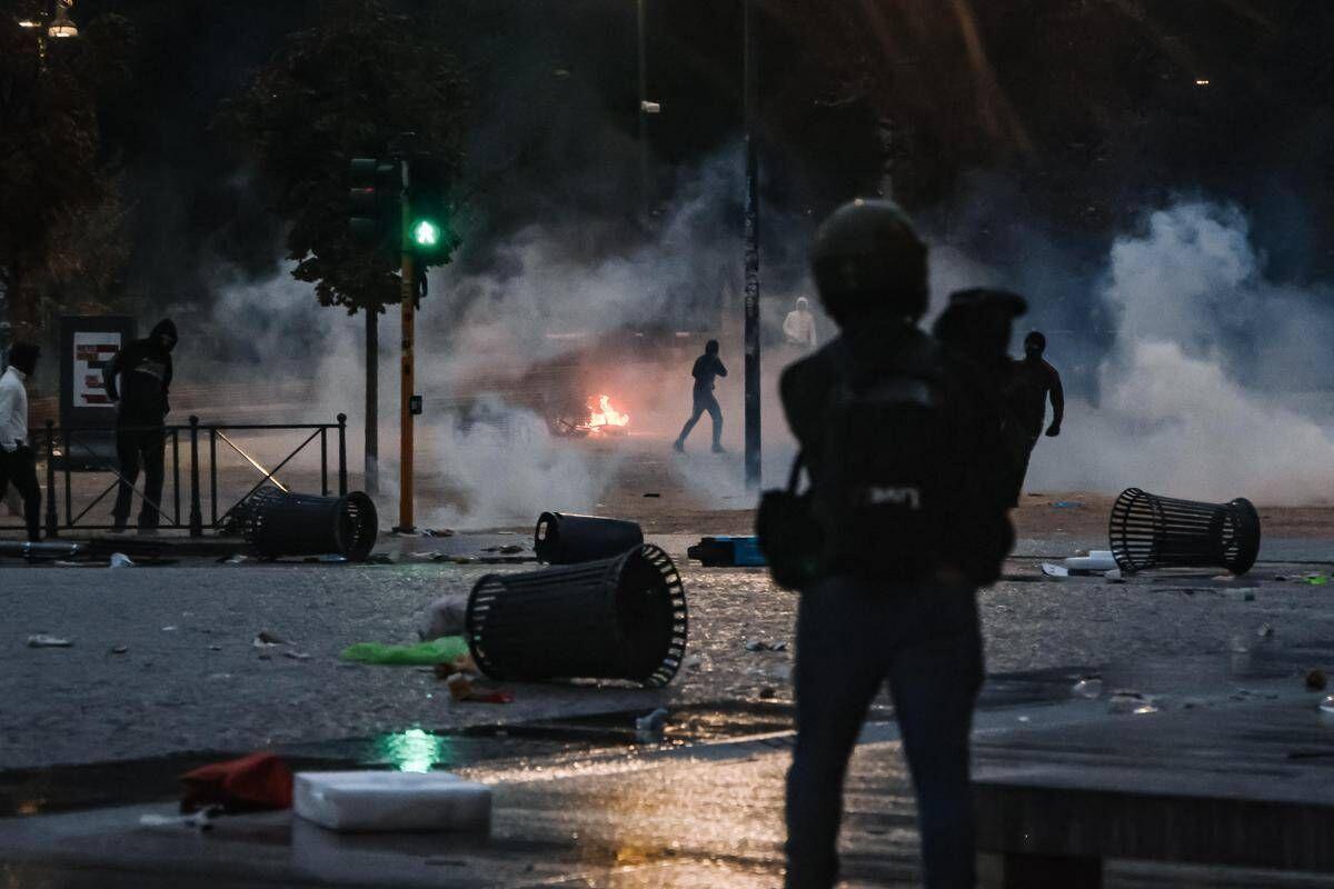 Guerriglia a Milano, pm: "Da arrestati azioni distruttive di rara violenza" - 