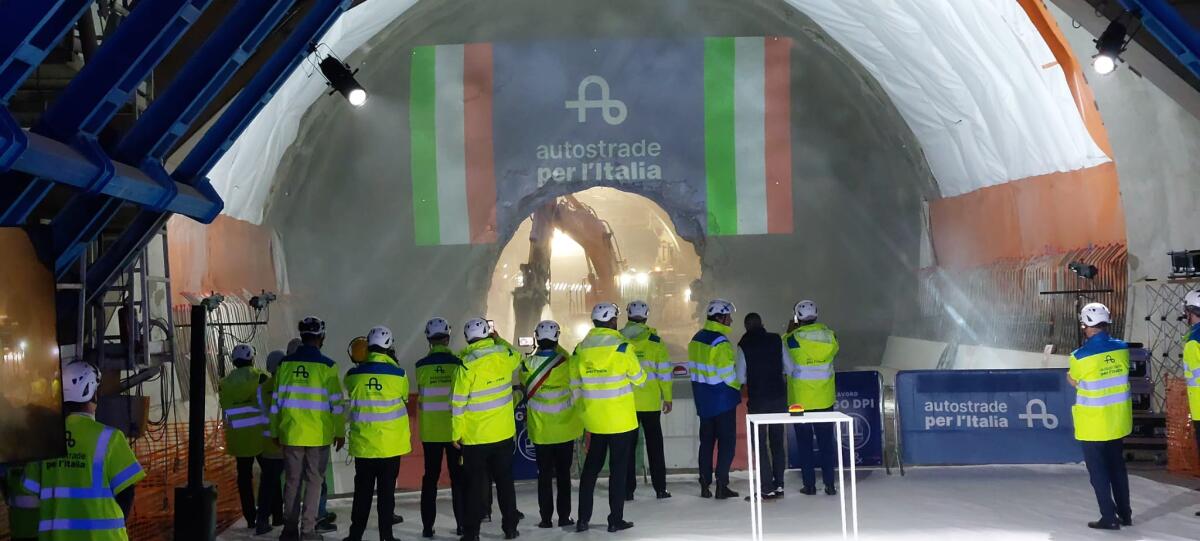 A1: completato lo scavo della galleria San Donato, abbattuto l'ultimo diaframma alla presenza di Salvini - 