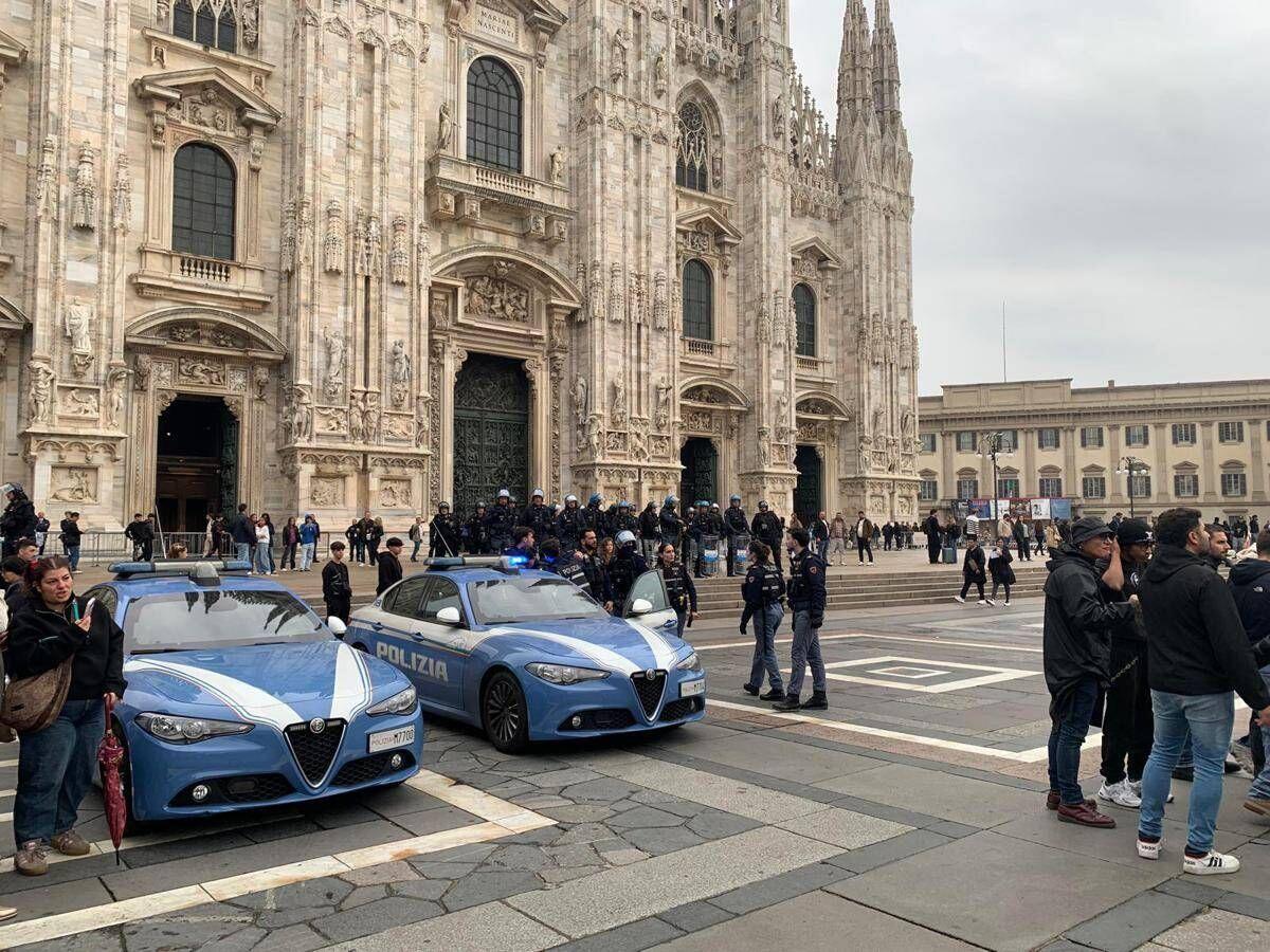 Milano, il day after: piazza del Duomo presidiata. L'identikit dei violenti: giovanissimi, italiani e stranieri - 