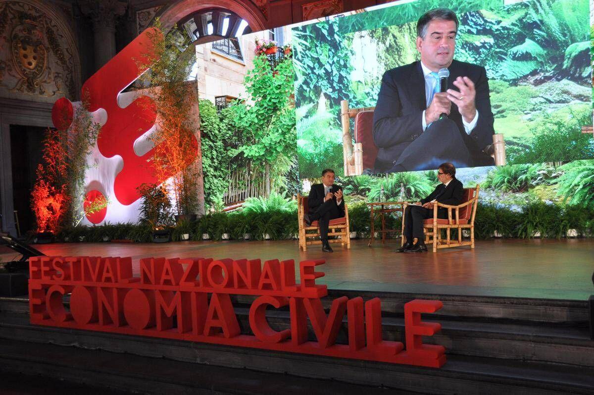 Festival Nazionale Economia Civile, riflessione sul Pil che genera felicità con Funaro, Becchetti e Fitto - 