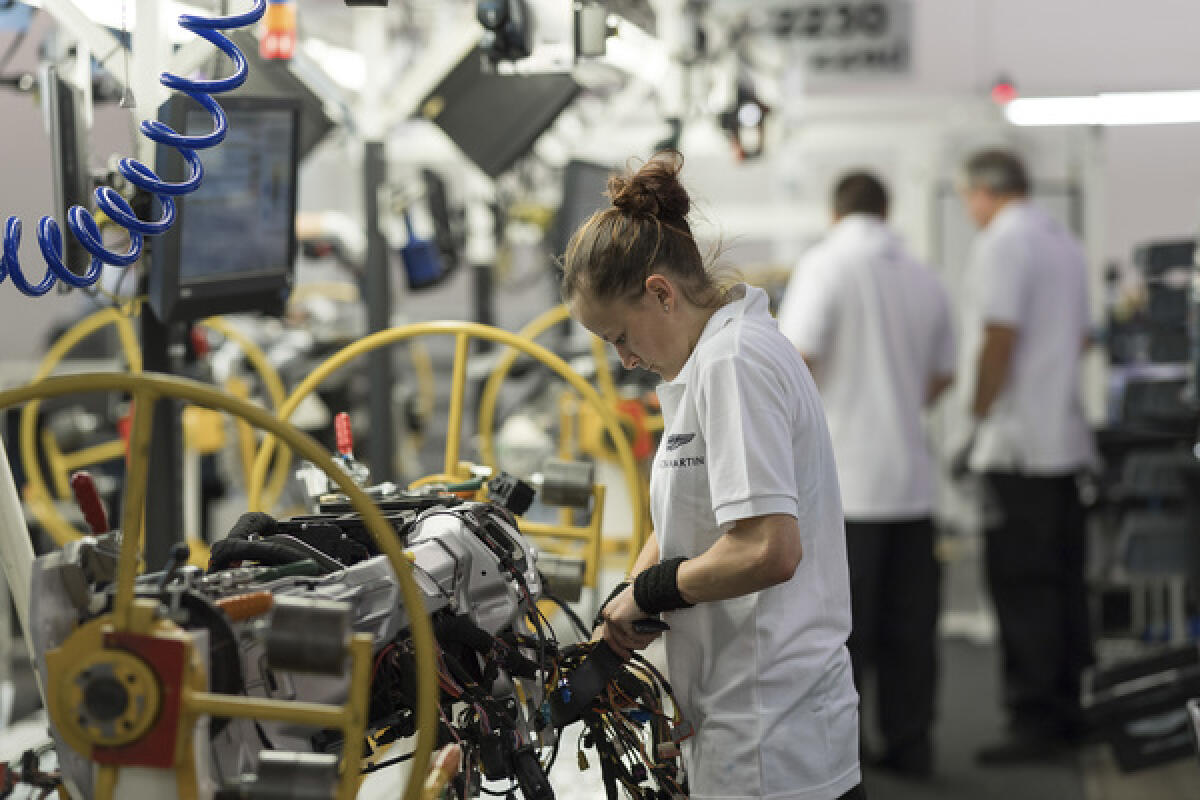 Volkswagen, Suddeutsche Zeitung: stipendi 'congelati' fino al 2030; il gruppo parla di 'speculazioni' - 
