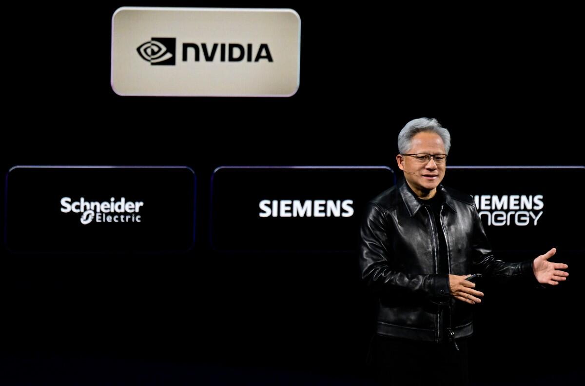 Il Ceo di Nvidia nel mirino dello spionaggio cinese, Trump informato ma non è intervenuto - 