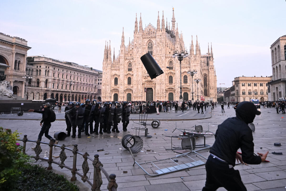 Scontri a Milano e Bologna: Coisp denuncia 55 agenti feriti e chiede nuove regole d’ingaggio - 
