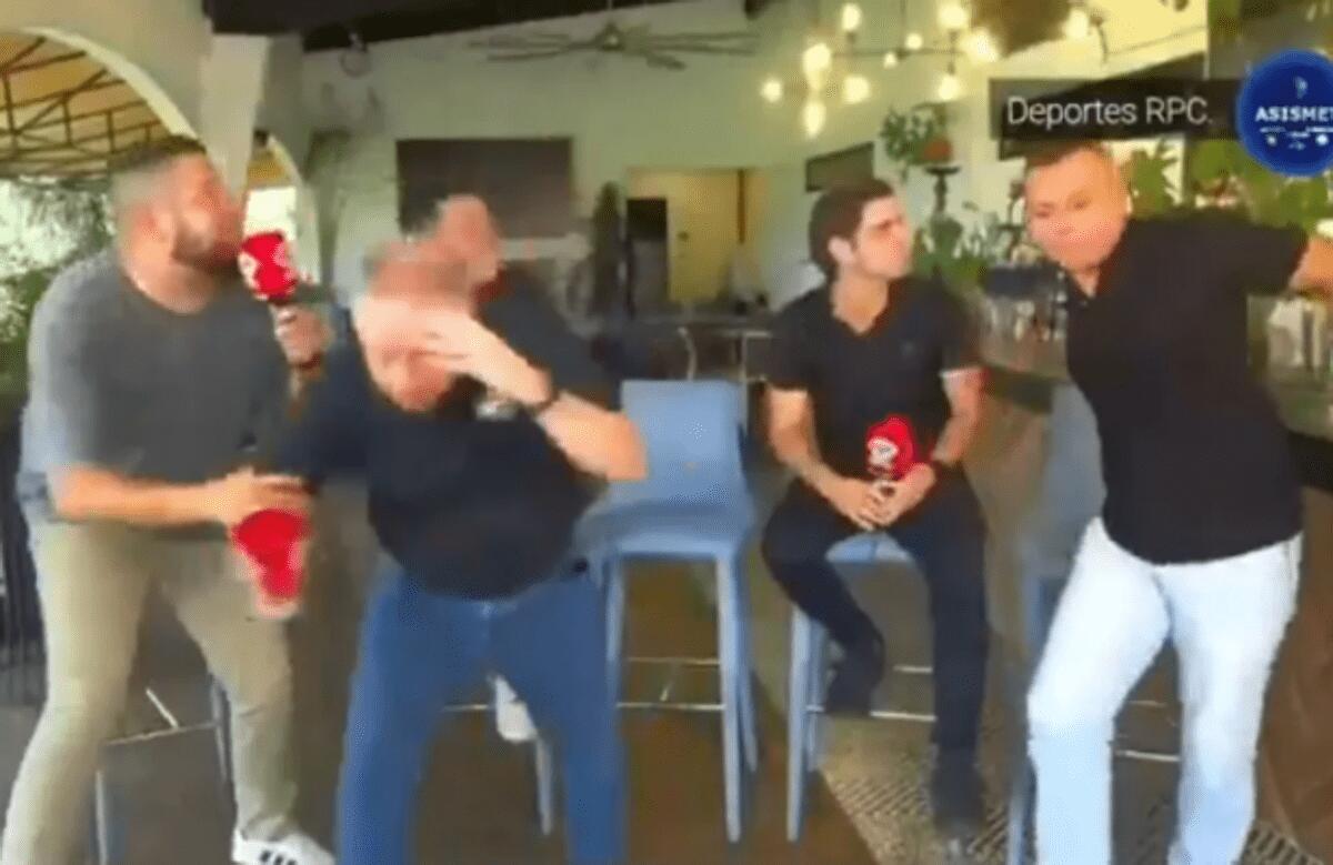 Terremoto Panama, paura e fuga in diretta tv per 5 commentantori sportivi: "Colleghi, attenzione" - IL VIDEO - 