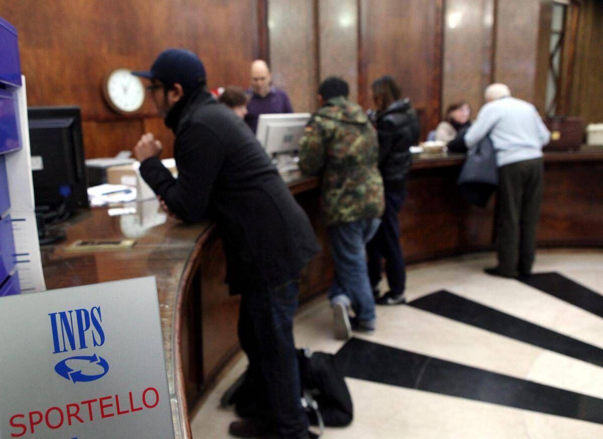 Rivalutazione pensioni nel 2027, come funziona l'aumento degli assegni - 