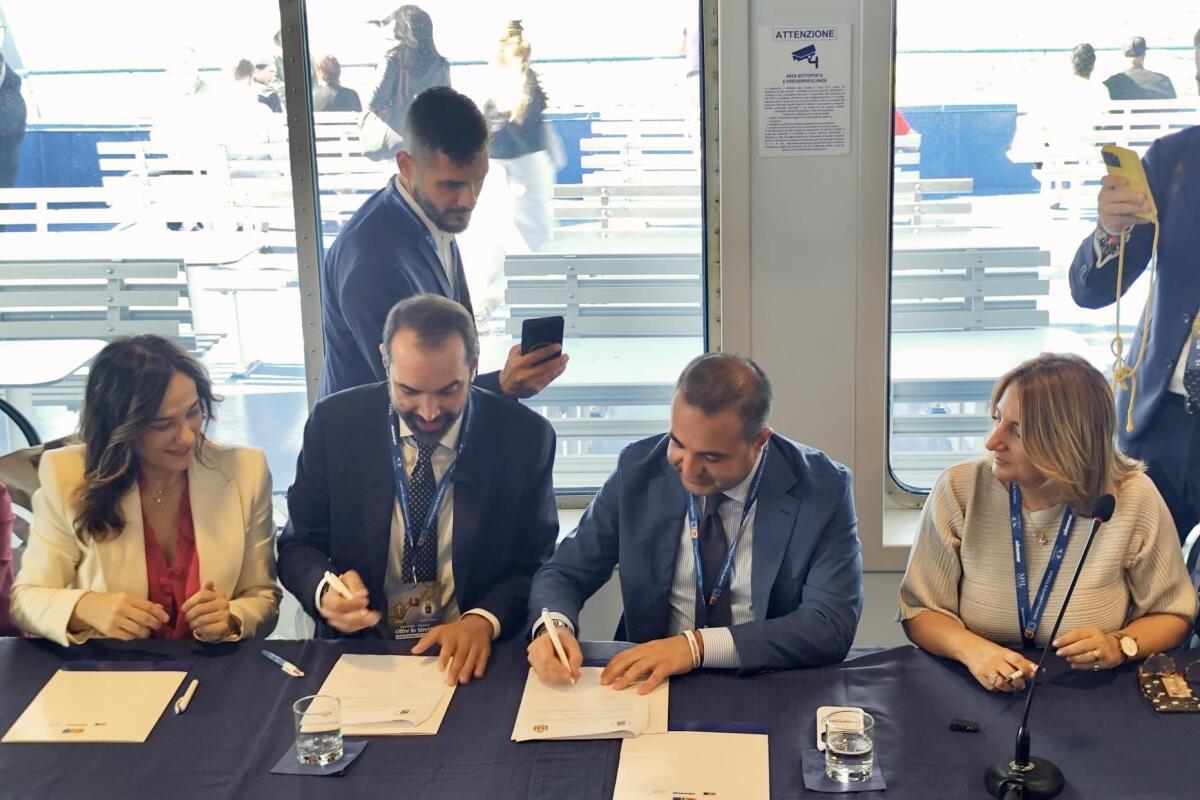 Messina e Reggio Calabria siglano il Protocollo per un'unica Area Metropolitana dello Stretto - 