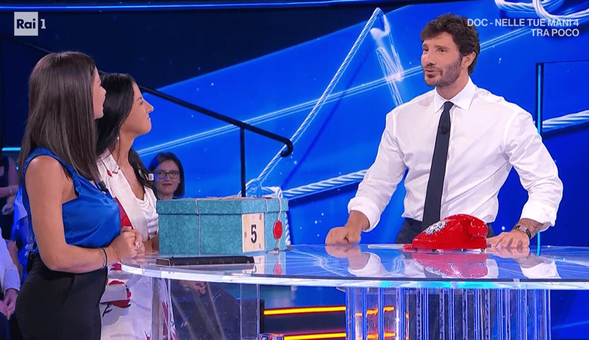 Affari tuoi, Marina da Sassari torna a casa a mani vuote. De Martino: "Potevamo salvare la partita al novantesimo" - 