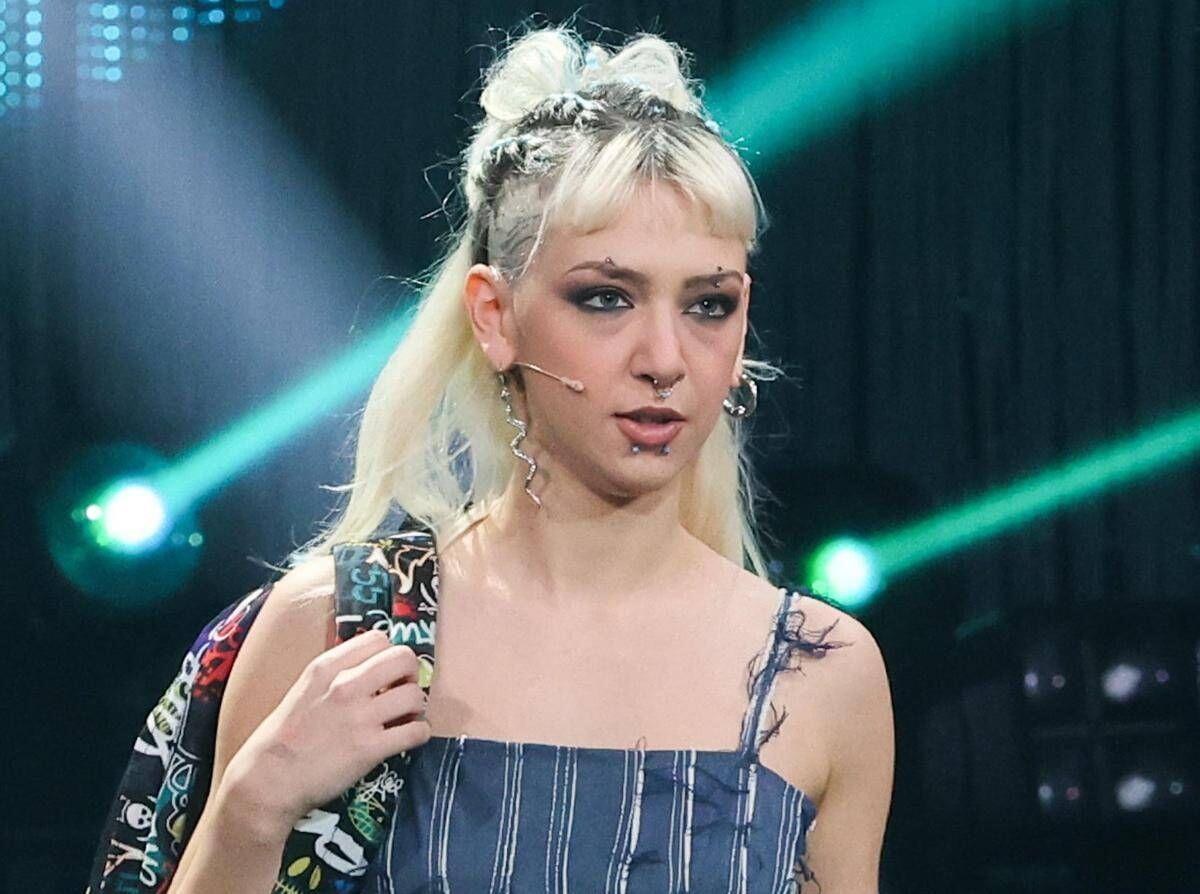 Anna Lou Castoldi vittima di furto e revenge porn, la denuncia della figlia di Morgan e Asia Argento - 