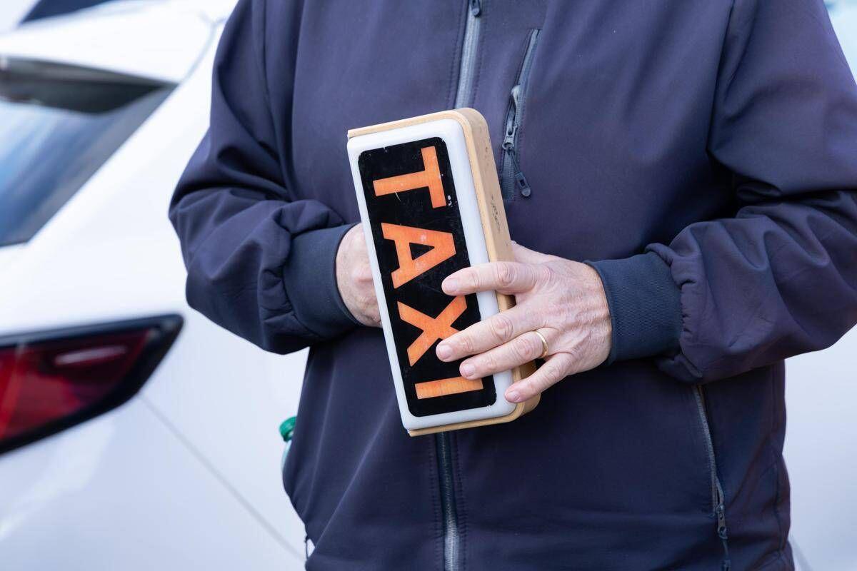 Uber, archiviata la causa dei tassisti a Londra: chiedevano risarcimento da oltre 400 milioni di euro - 