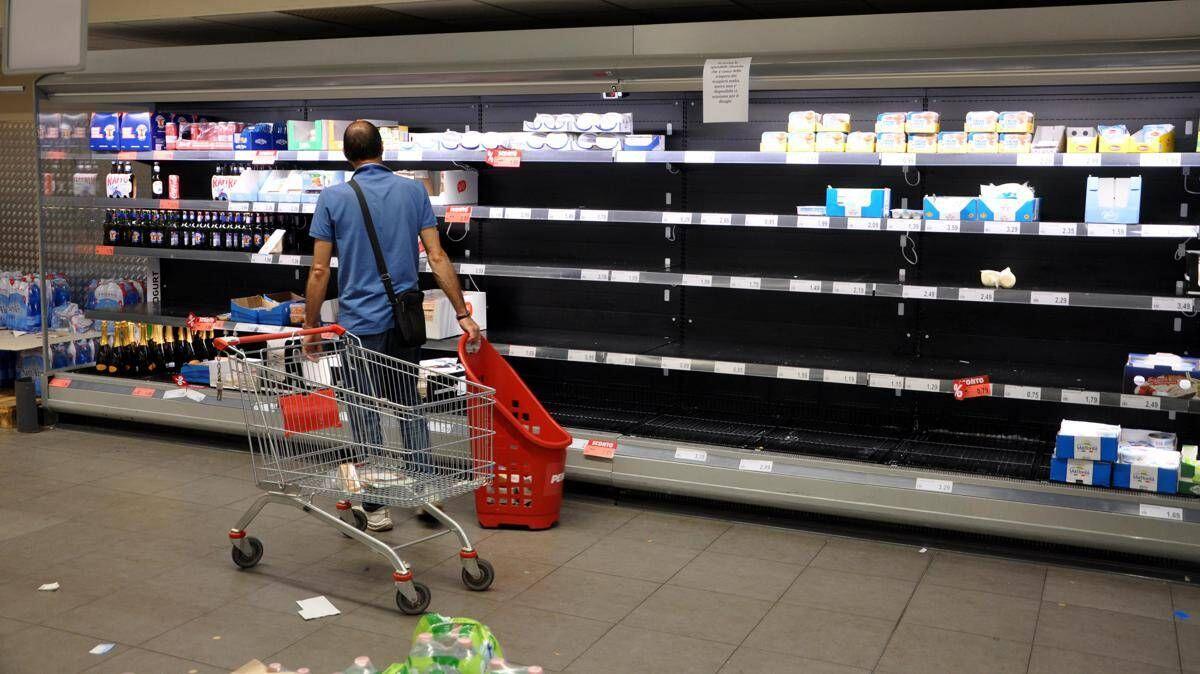 Caro carburanti e tir in sciopero, l'allarme: "Col blocco a rischio rifornimenti supermercati e negozi" - 