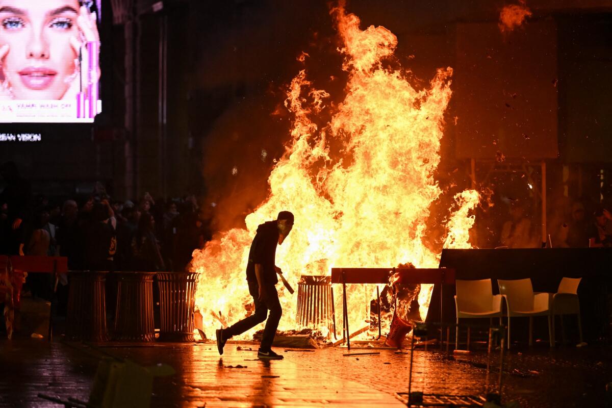 Meloni: le opposizioni devono condannare senza ambiguità le violenze dopo gli scontri in piazza - 