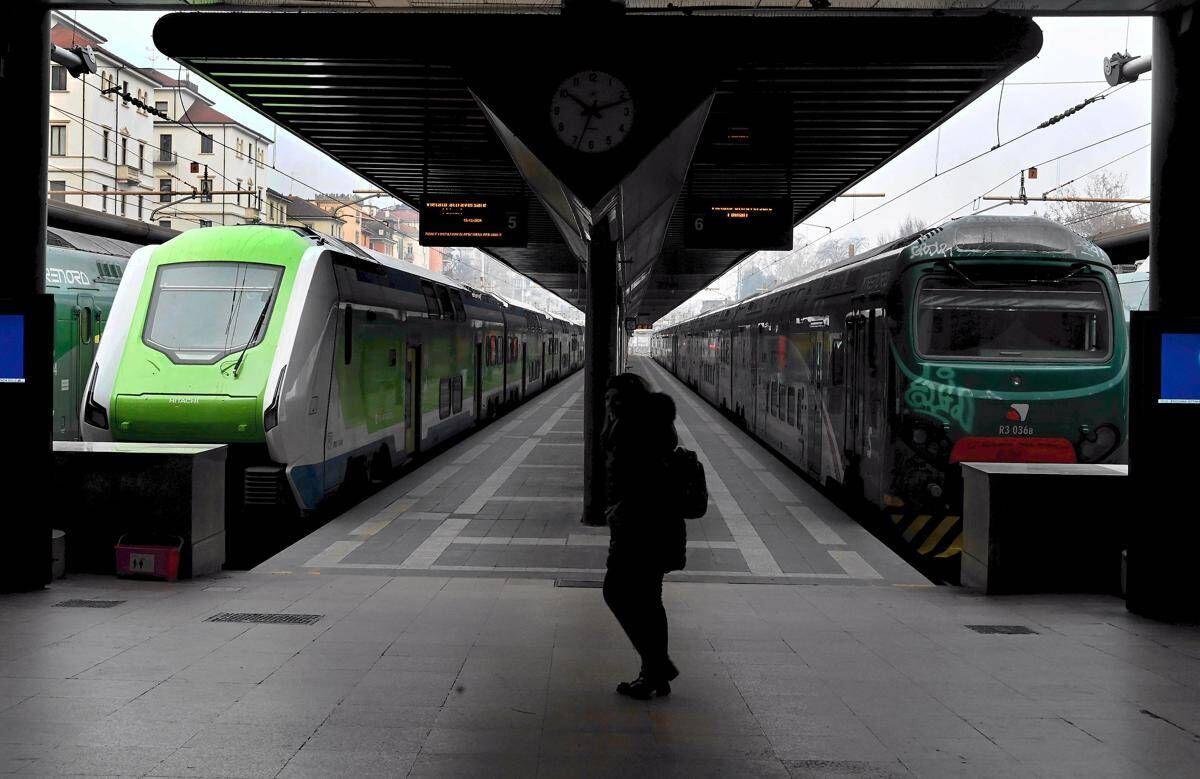 Sciopero 30 ottobre, trasporti a rischio nonostante precettazione: disagi per treni, bus, metro e Tpl - 