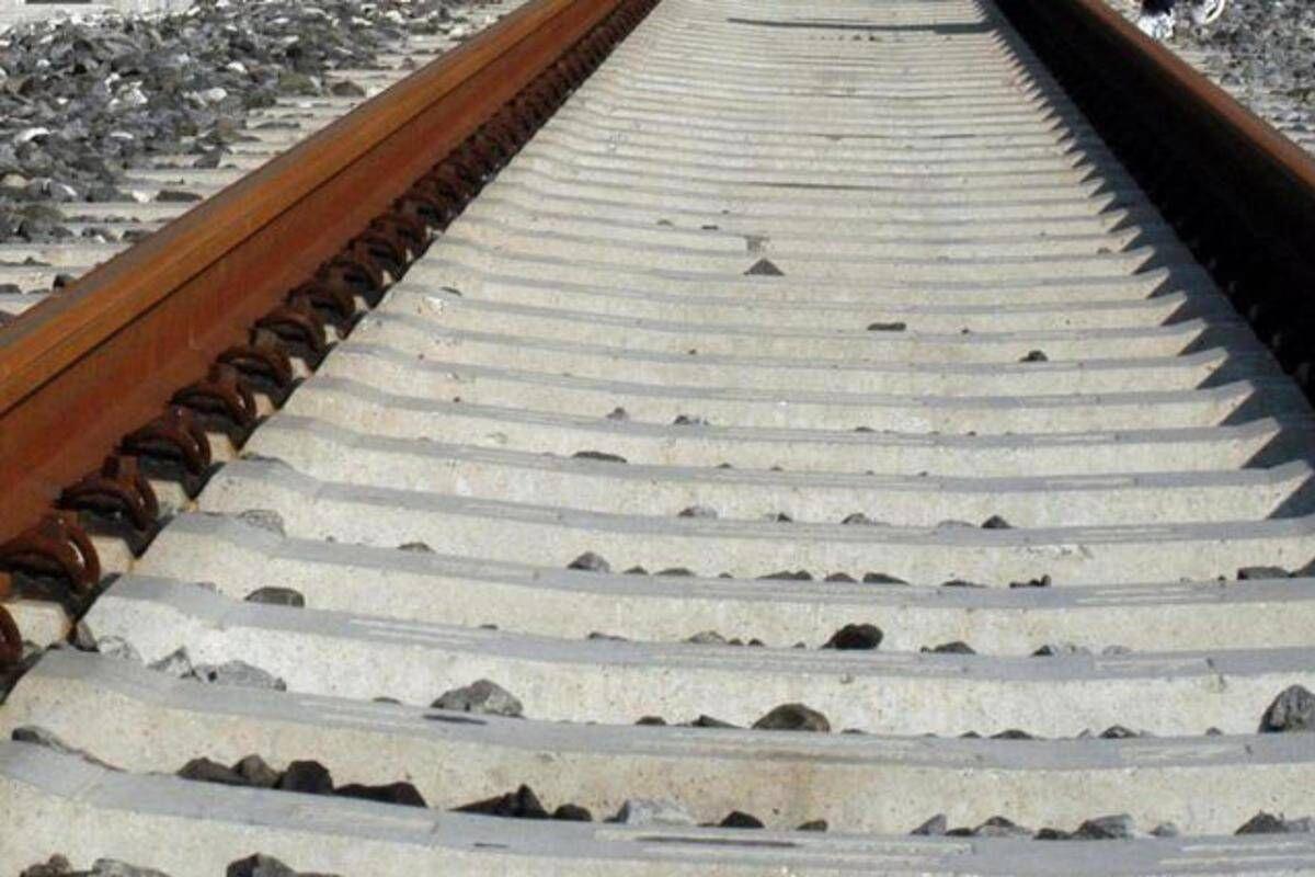 Maltempo, circolazione ferroviaria sospesa su linea Napoli-Salerno via Cava de' Tirreni per frana - 
