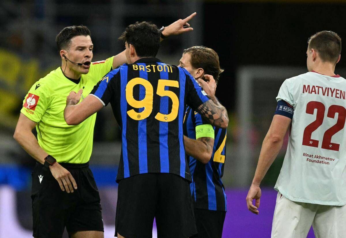 Inter-Shakhtar, nerazzurri in dieci al 68’: Bastoni espulso dopo due gialli in due minuti - 