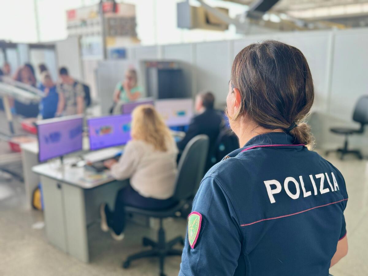 Bloccato a Catania con un coltello nella fibbia: denunciato passeggero diretto ad Ancona - 