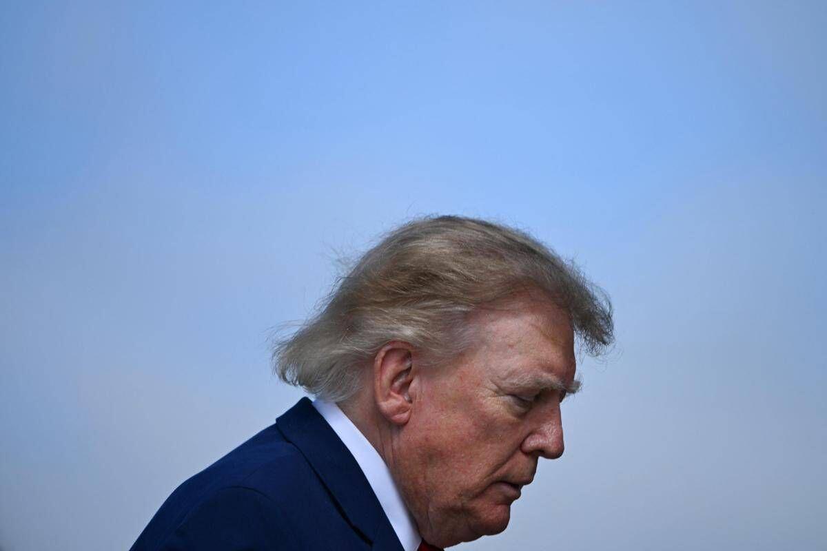 Trump e la confessione: "Mi trucco pochissimo, faccio da solo: non voglio sembrare morto" - 