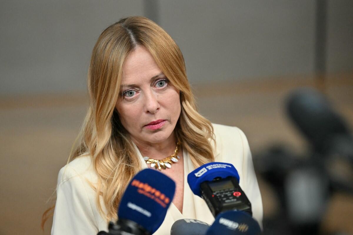 Meloni rinvia il Dpcm sugli aumenti ai magistrati: risorse di 1 miliardo convogliate sul caro carburanti - 