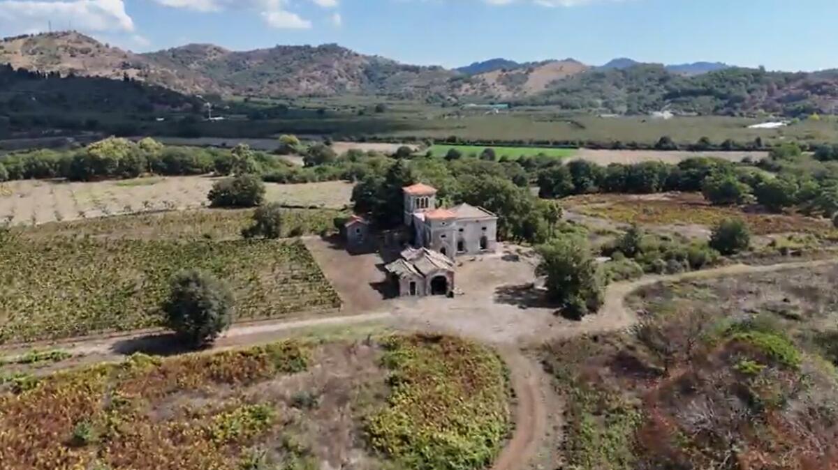 Tenuta Ferrata apre all'enoturismo: tre percorsi per scoprire i vini dell'Etna DOC - 