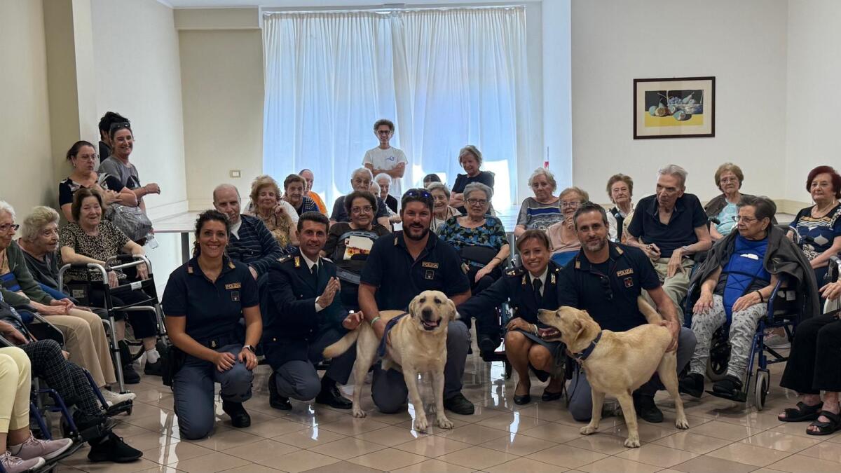 Polizia di Catania visita la RSA 'San Domenico' per la Giornata degli Anziani e la Festa dei Nonni - 