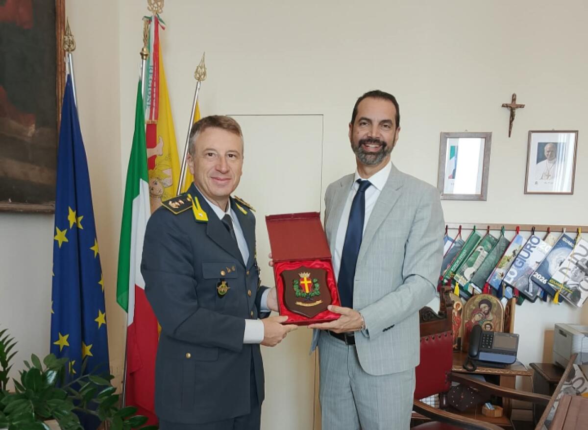 Messina, il nuovo comandante del Gruppo Aeronavale della Guardia di Finanza ricevuto a Palazzo Zanca - 