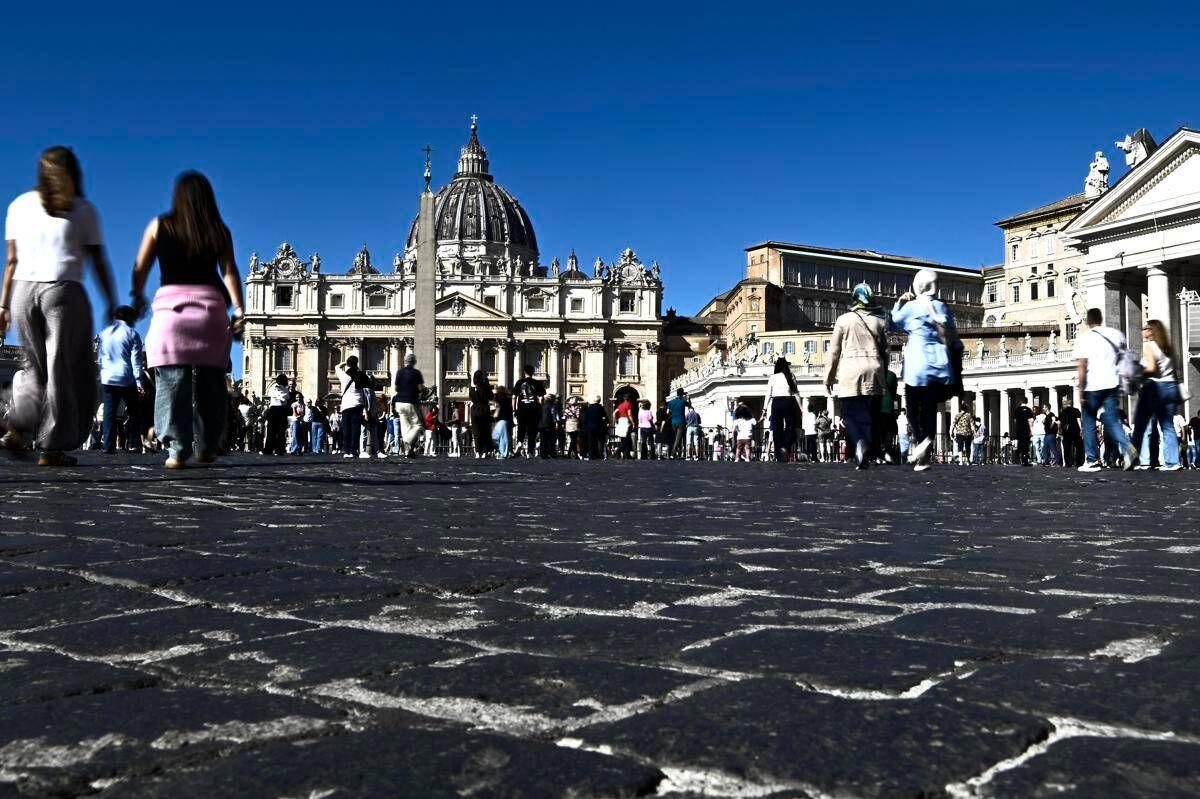 Papa Leone XIV, il fratello: "Annuncio è stato uno choc, anche io sono in cura per tumore" - 