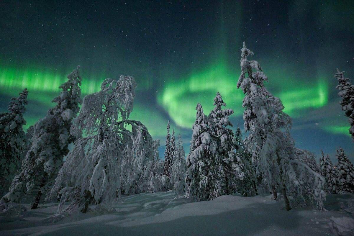 Lorenzo Mirandola, il cacciatore di aurora boreale si racconta in 'Quando il cielo si accende' - 