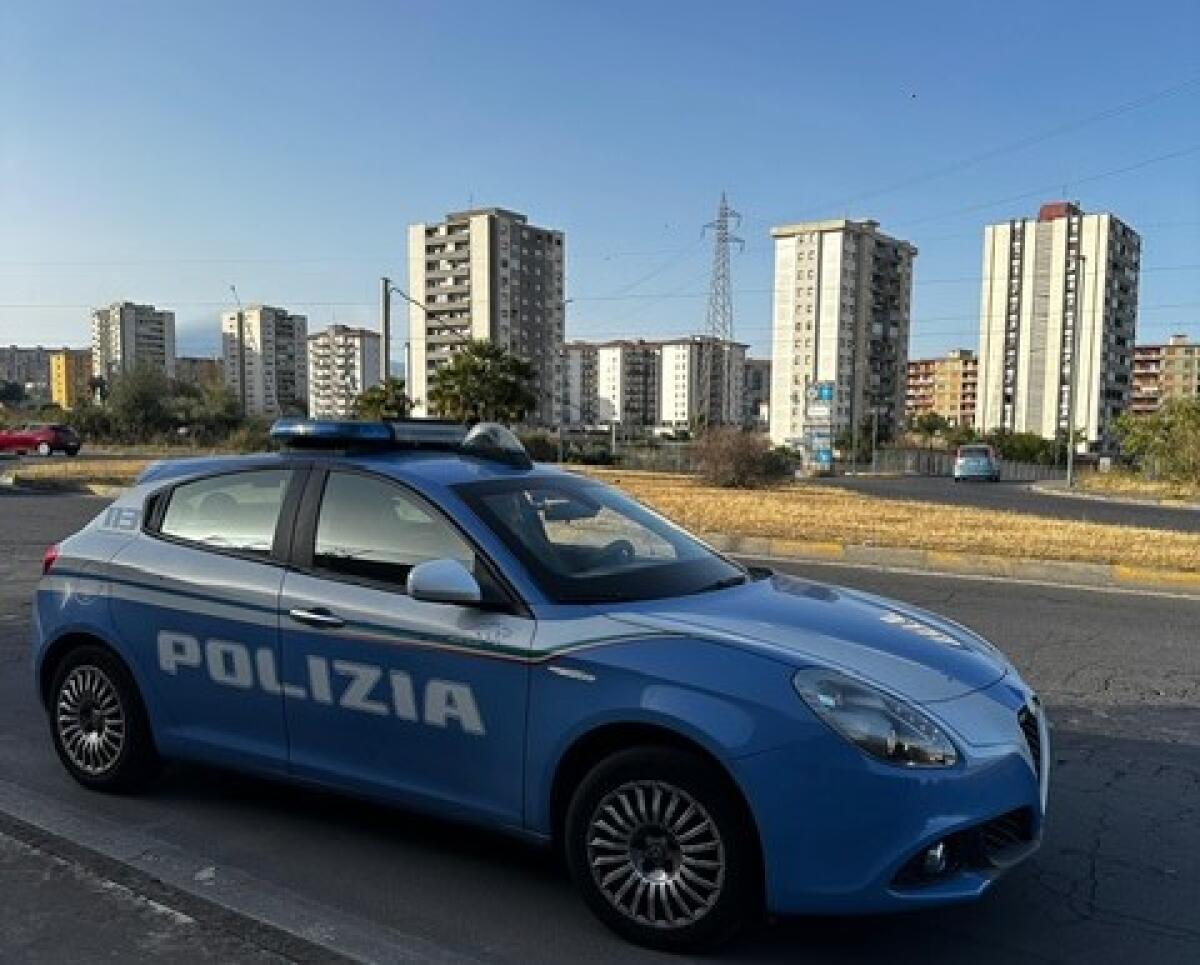 Librino (Catania): lite in casa, danneggia il braccialetto elettronico e viene arrestato - 
